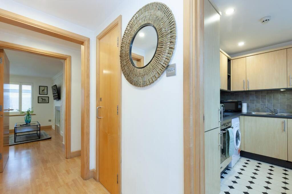 Apartment In The Heart Of The City Centre, Live Like A Local オックスフォード エクステリア 写真