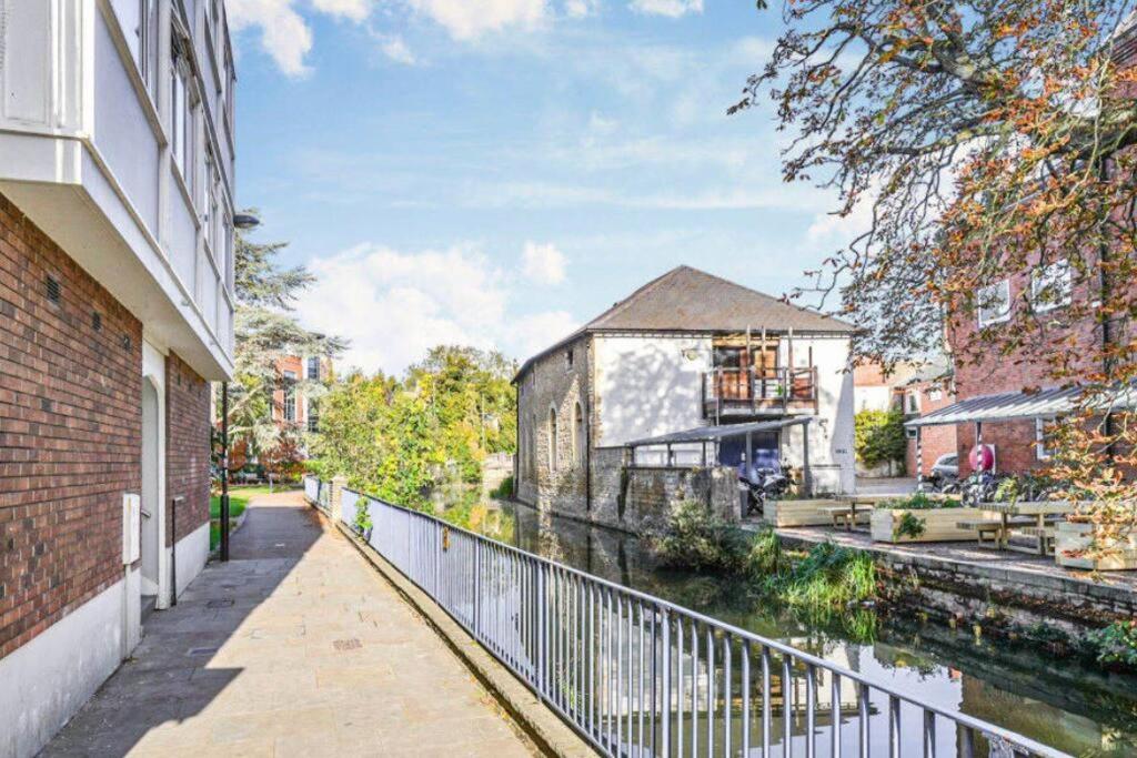 Apartment In The Heart Of The City Centre, Live Like A Local オックスフォード エクステリア 写真